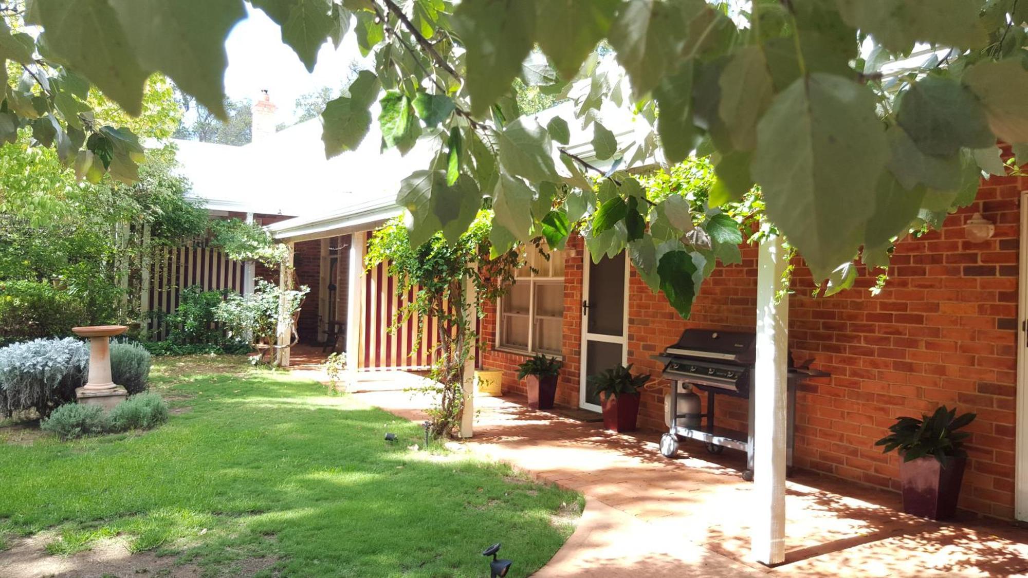 Гостевой дом Redgum Hill Country Retreat Балингап Экстерьер фото